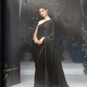 PLAIN SAREE WITH PRINTED BLOUSE PIECE